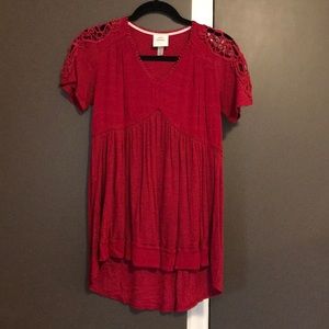 High low short sleeve sweater